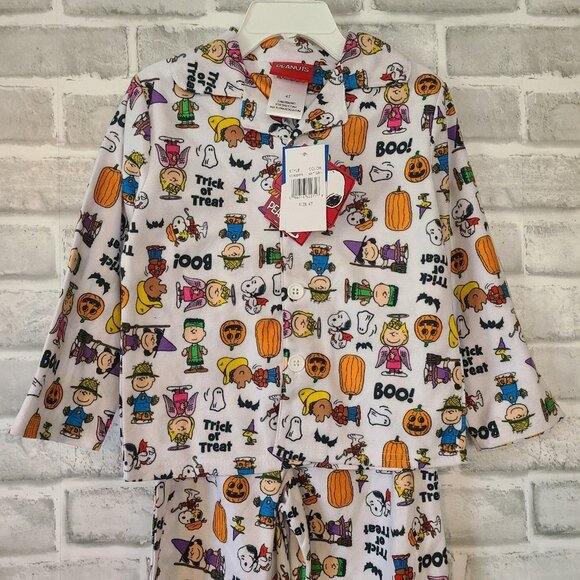Toddler Peanuts Halloween Pajama Set Size 4t Snoopy Lucy Charlie Brown NWT - Picture 2 of 5